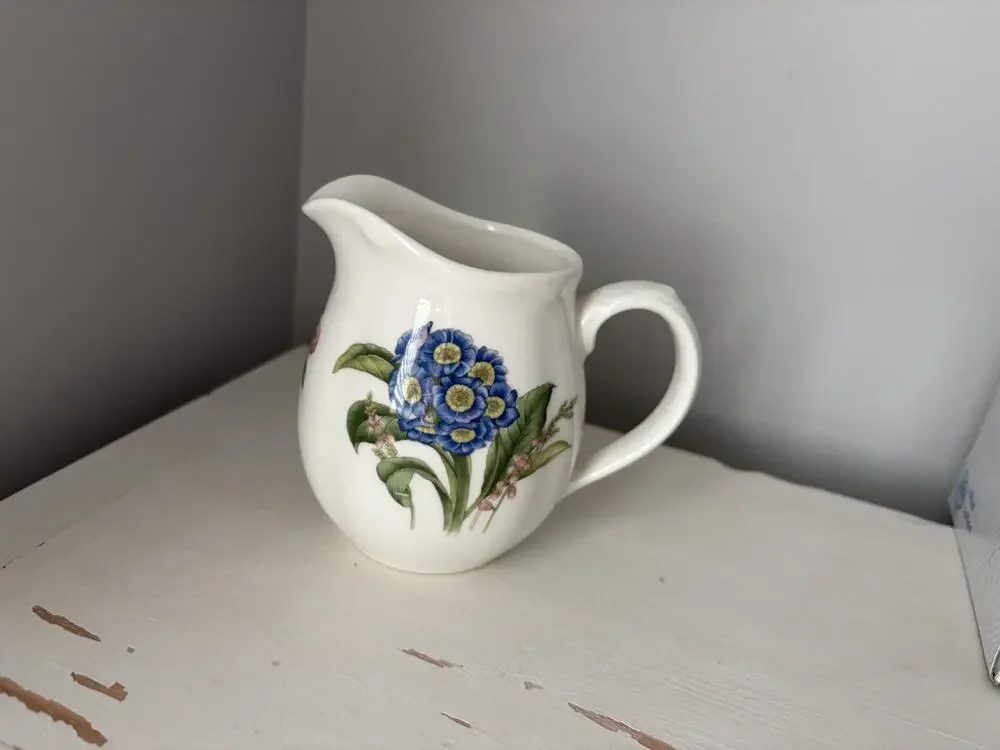 Noritake Japan GOURMET GARDEN Casual Gourmet Botanic Flowers Creamer. EUC!